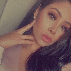 Meet your Posher, Isabel